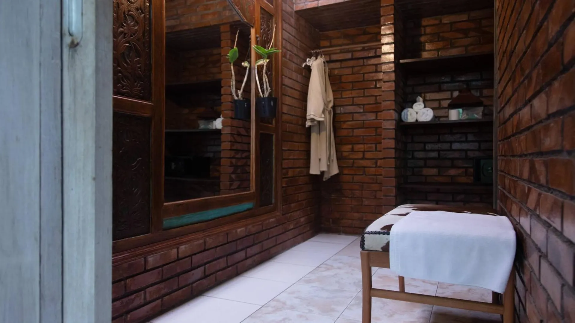 Ocean Star Villa Five Near The Kudeta Beach 0*, Seminyak (Bali)