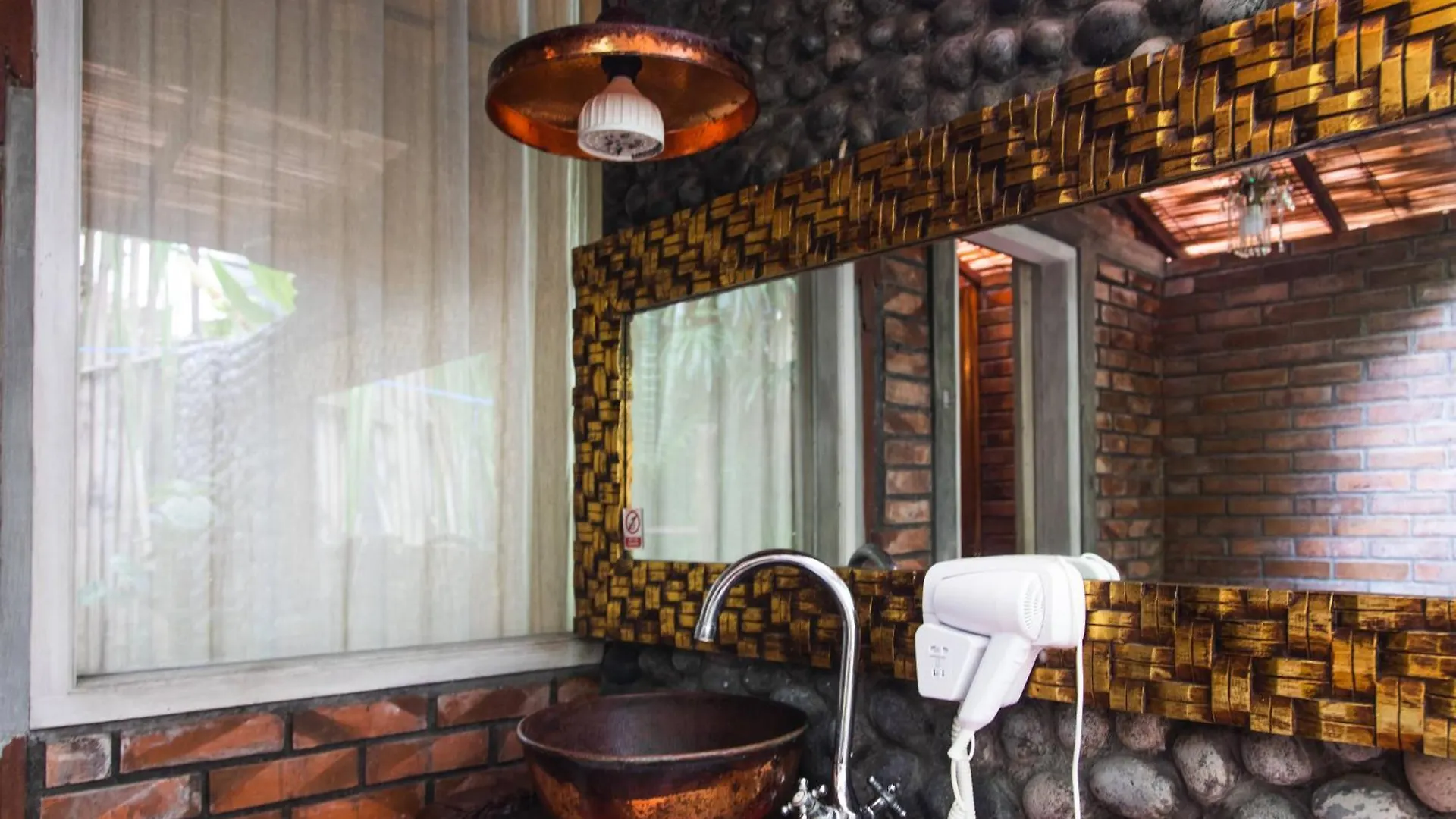 Ocean Star Villa Five Near The Kudeta Beach Indonesia