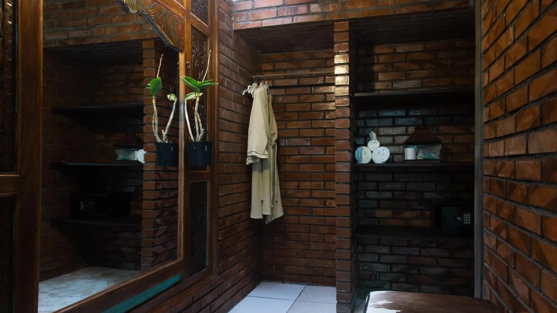 Ocean Star Villa Five Near The Kudeta Beach Seminyak (Bali)