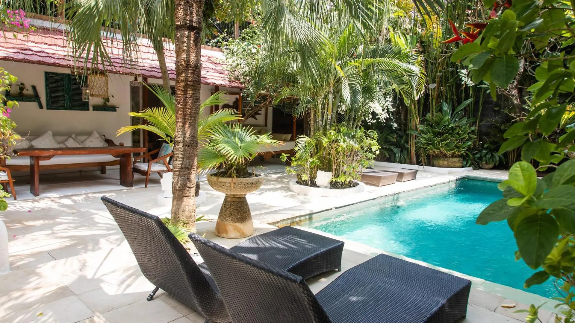 Ocean Star Villa Five Near The Kudeta Beach Indonesia