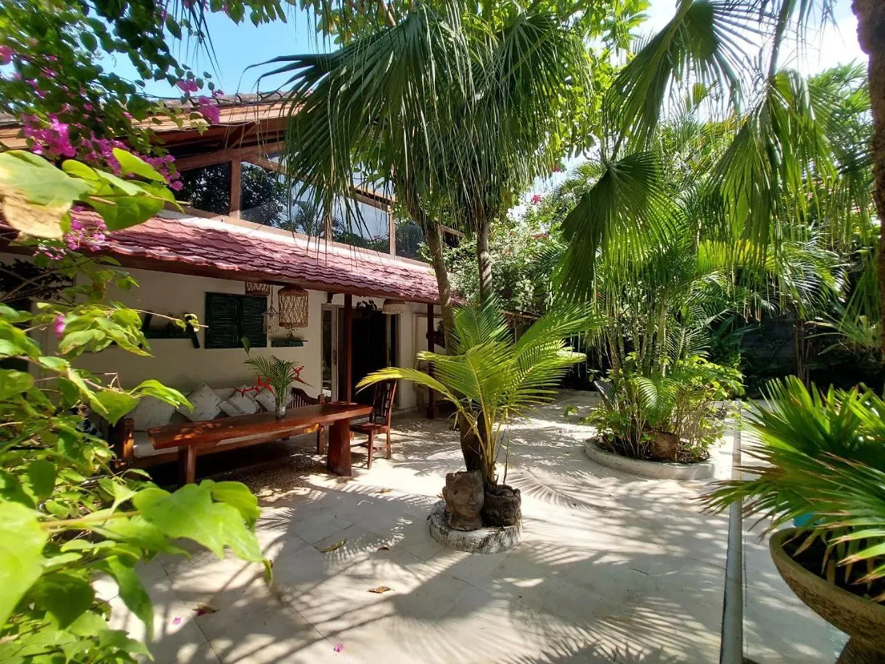 Ocean Star Villa Five Near The Kudeta Beach Indonesia